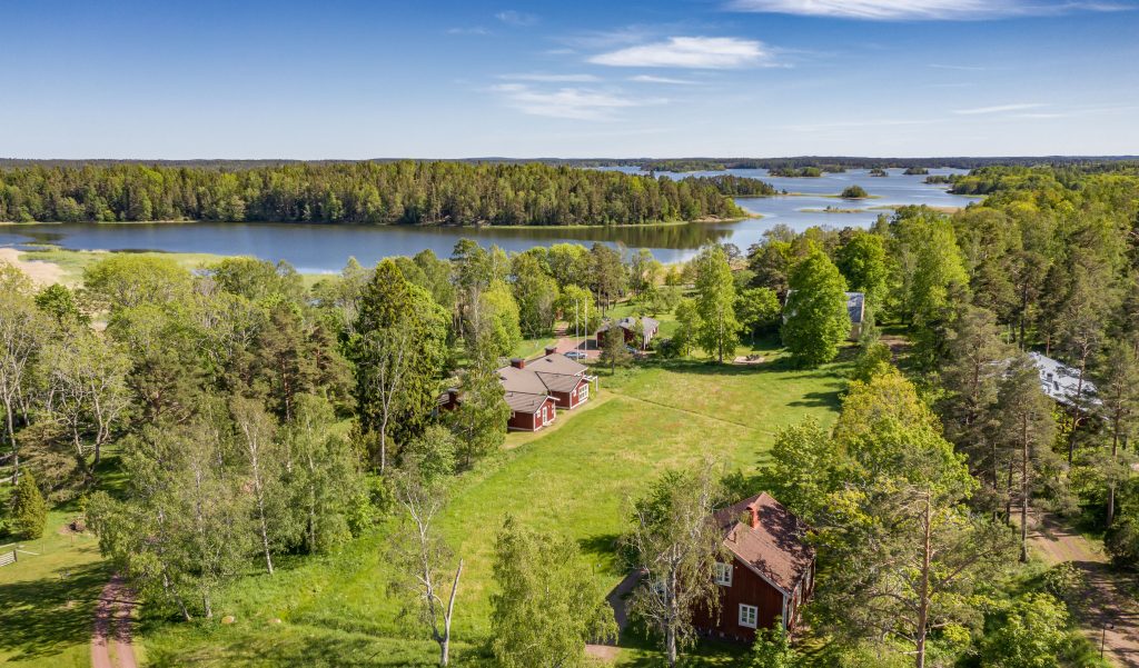 Husön asema